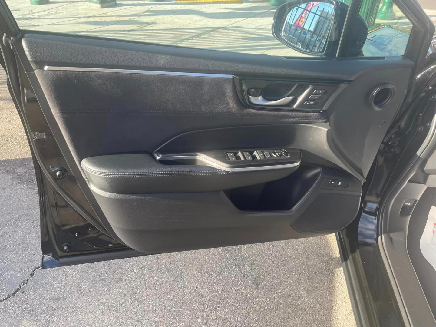 2019 BLACK /BLACK Honda Clarity (JHMZC5F33KC) , located at 744 E Miner Ave, Stockton, CA, 95202, (209) 944-5770, 37.956863, -121.282082 - PLUS TAXES AND FEES - Photo#5